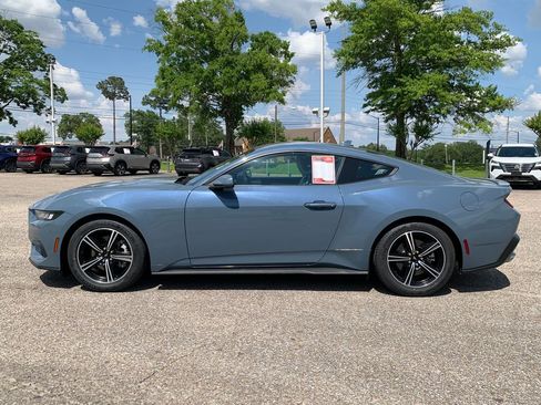 Used 2024 Ford Mustang Premium RWD image 5