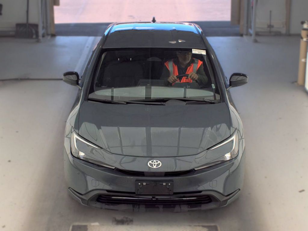 Used 2025 Toyota Prius LE FWD image 2