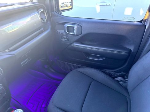 Used 2021 Jeep Wrangler Unlimited Sahara image 30