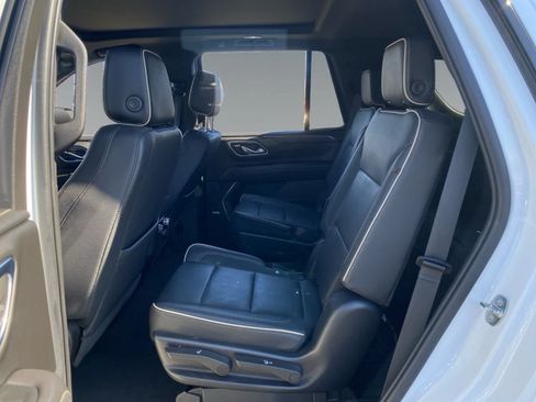 Used 2023 GMC Yukon SLT w/ SLT Premium Package AWD/4WD image 13