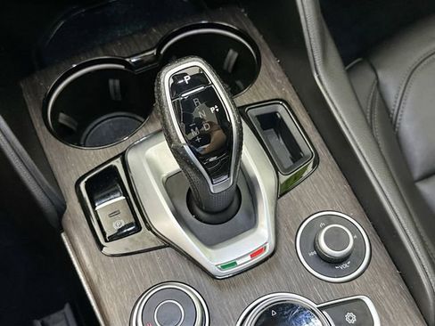 Used 2022 Alfa Romeo Giulia Ti image 15