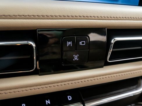 Used 2024 Lincoln Aviator Reserve w/ Equipment Group 201A image 24