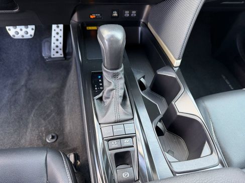 Used 2025 Toyota Camry SE w/ Convenience Package AWD/4WD image 17