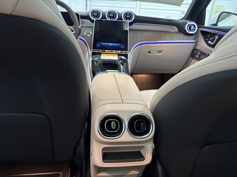 Used 2026 Mercedes-Benz GLC 300 GLC 300 image 23