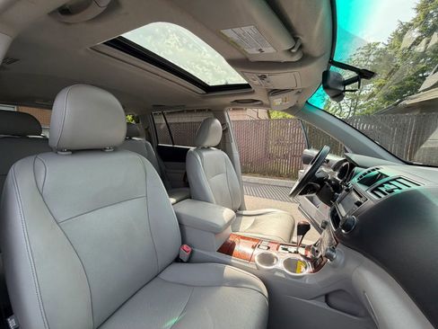 Used 2013 Toyota Highlander Limited FWD image 27