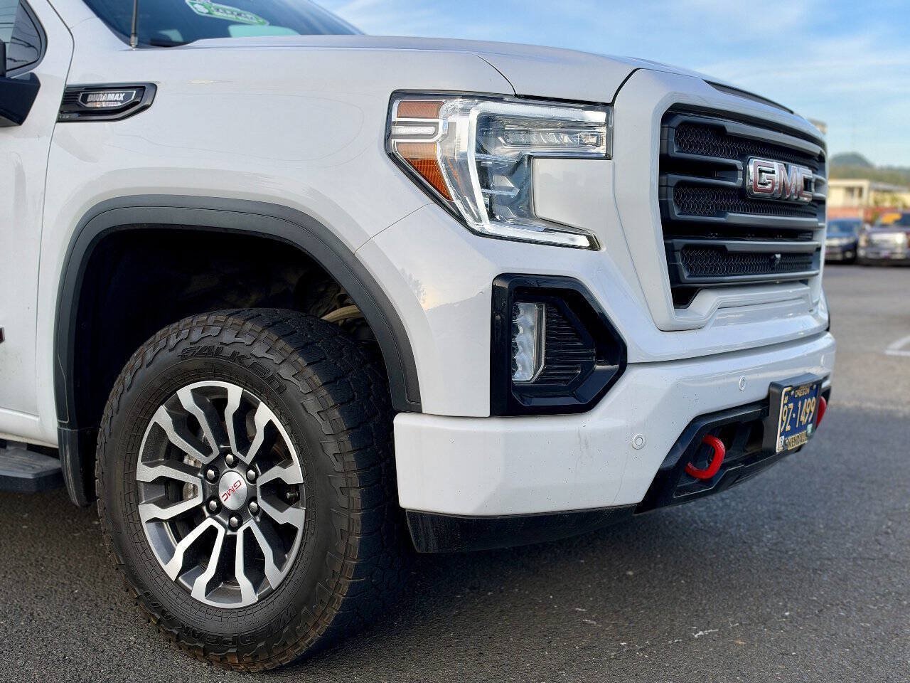 Used 2021 GMC Sierra 1500 AT4 w/ Technology Package AWD/4WD image 2