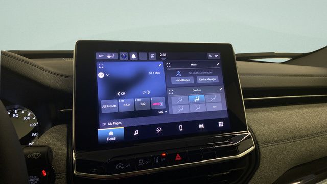 Used 2023 Jeep Compass Latitude w/ Sun and Sound Group AWD/4WD image 18