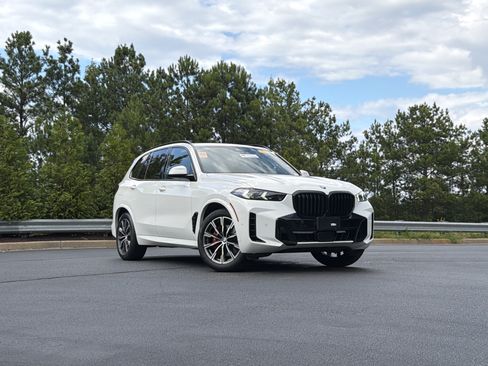 Used 2024 BMW X5 xDrive40i w/ M Sport Package AWD/4WD image 2