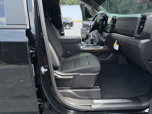 Used 2025 Chevrolet Silverado 1500 LT Trail Boss w/ Convenience Package II AWD/4WD image 32
