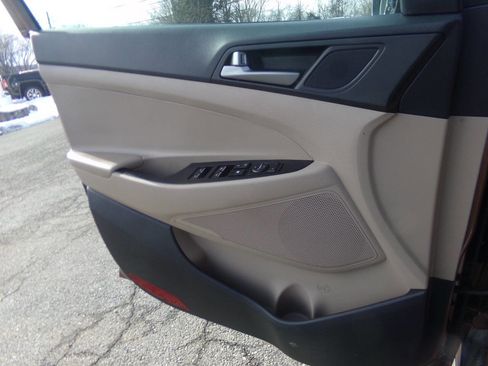 Used 2016 Hyundai Tucson Limited w/ Option Group 03 image 34