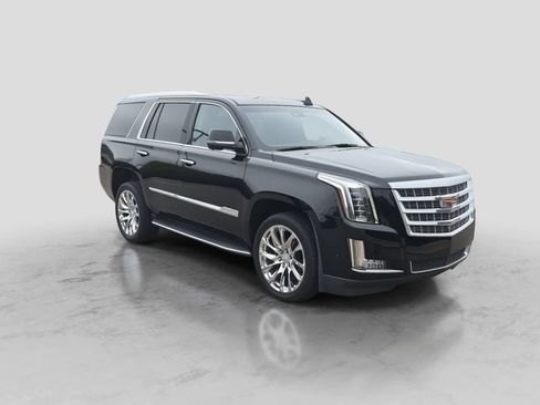 Used 2019 Cadillac Escalade Luxury w/ LPO, Radiant Package AWD/4WD image 2