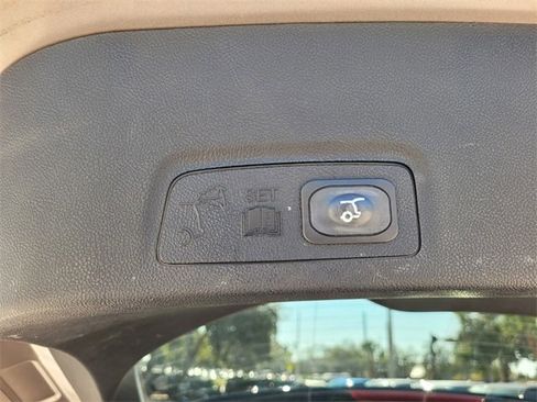 Used 2019 Lincoln MKC Premiere image 10