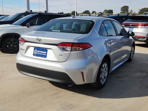 Used 2023 Toyota Corolla LE image 7