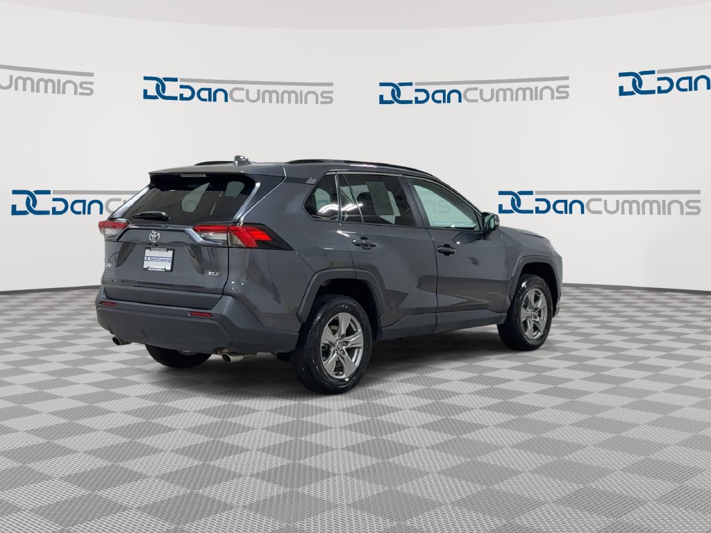 Used 2025 Toyota RAV4 XLE FWD image 9