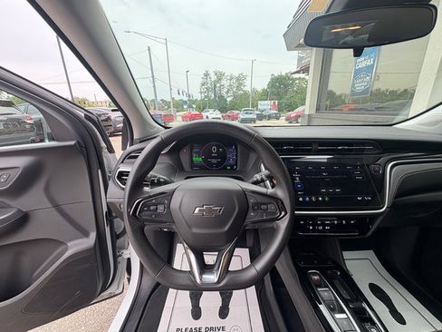 Used 2023 Chevrolet Bolt EUV LT FWD image 18
