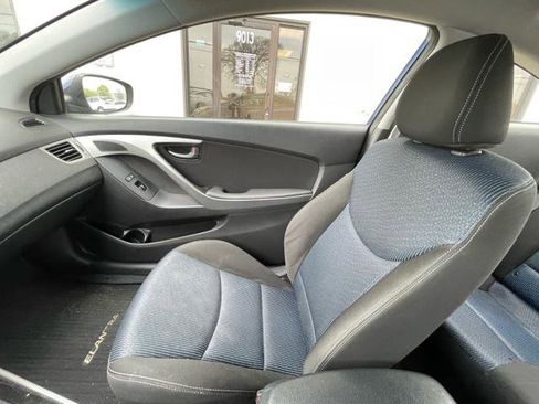 Used 2013 Hyundai Elantra image 19
