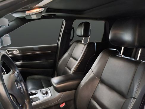 Used 2018 Jeep Grand Cherokee Limited AWD/4WD image 16