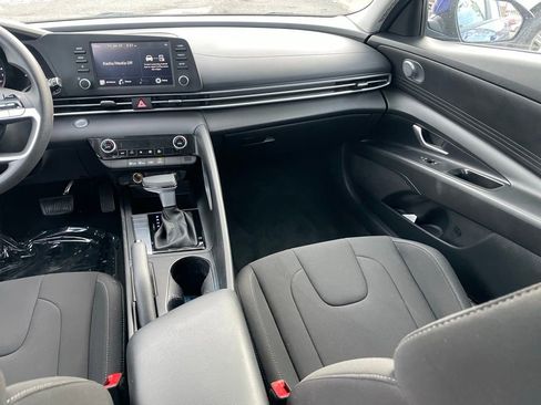 Used 2023 Hyundai Elantra SEL FWD image 9