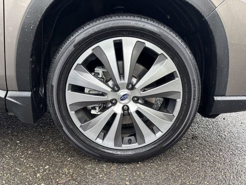 Used 2022 Subaru Ascent Limited w/ Technology Package image 9