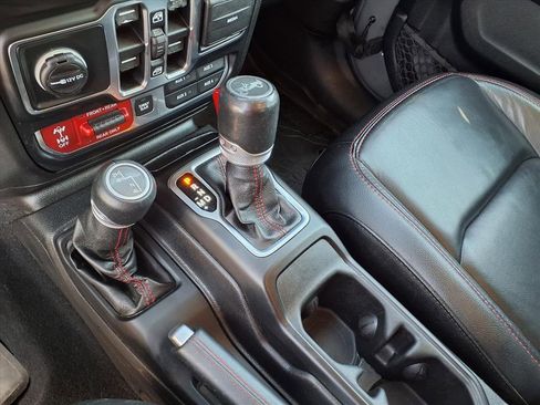 Used 2019 Jeep Wrangler Unlimited Rubicon w/ Dual Top Group image 26