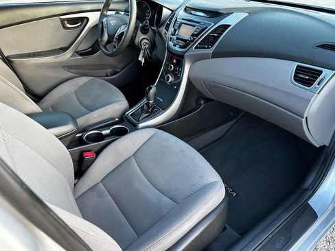 Used 2014 Hyundai Elantra SE w/ Option Group 02 FWD image 14