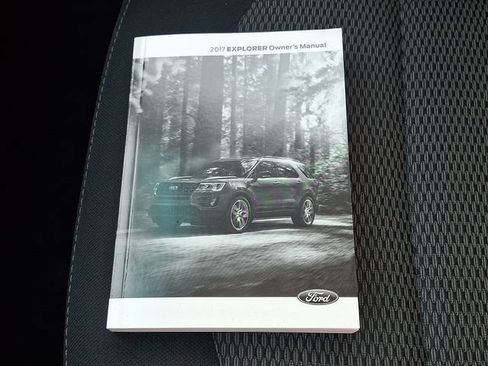 Used 2017 Ford Explorer XLT AWD/4WD image 26