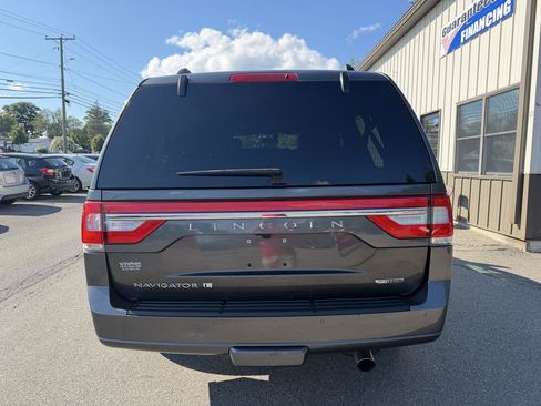 Used 2016 Lincoln Navigator L Select AWD/4WD image 5