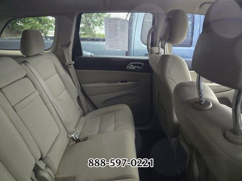 Used 2020 Jeep Grand Cherokee Laredo RWD image 7
