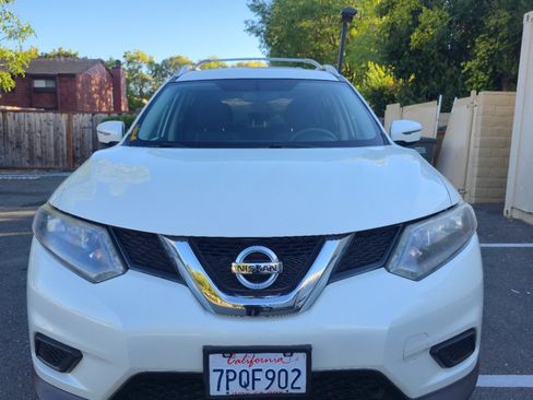Used 2016 Nissan Rogue SV AWD/4WD image 1