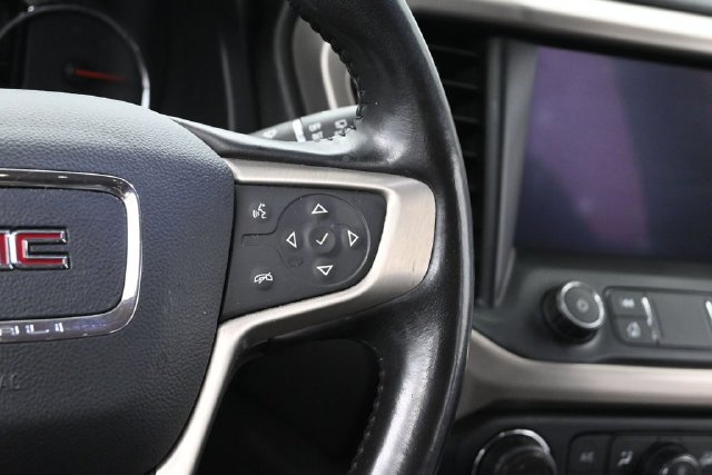 Used 2021 GMC Acadia Denali w/ Denali Technology Package AWD/4WD image 29