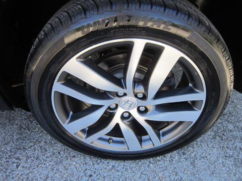 Used 2016 Honda Pilot Touring image 22