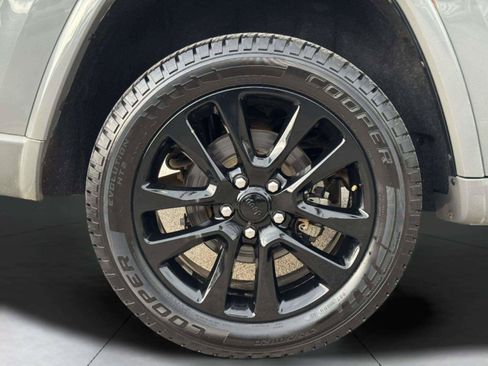 Used 2020 Jeep Grand Cherokee Altitude AWD/4WD image 58