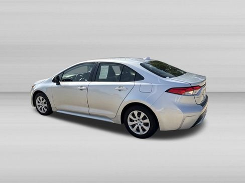 Used 2022 Toyota Corolla LE FWD image 9
