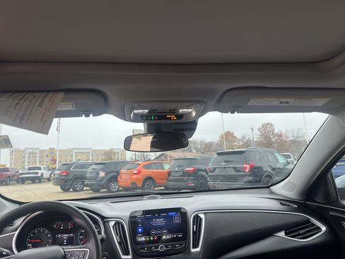 Used 2024 Chevrolet Malibu LT image 23