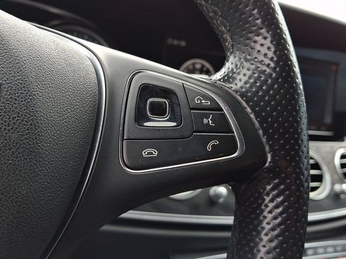 Used 2018 Mercedes-Benz E 300 4MATIC image 22