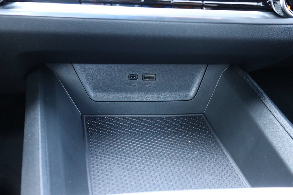 New 2027 Chevrolet Equinox LT FWD image 16