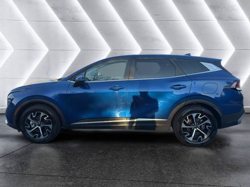 Used 2025 Kia Sportage EX FWD image 4