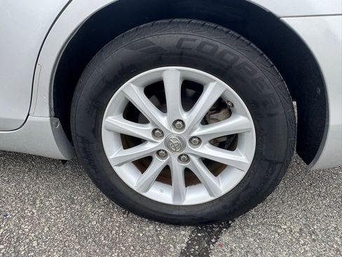 Used 2010 Toyota Camry XLE image 38