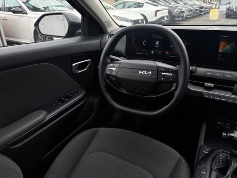 Used 2025 Kia K4 FWD image 33
