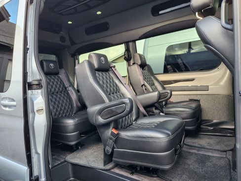 Used 2023 Mercedes-Benz Sprinter 2500 image 25