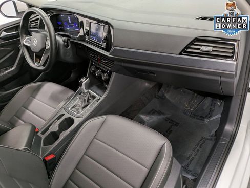 Used 2024 Volkswagen Jetta SE w/ Black Wheel Package image 31