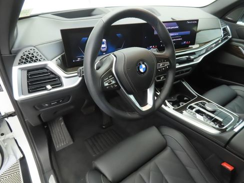 Certified 2024 BMW X5 xDrive40i w/ Premium Package image 9