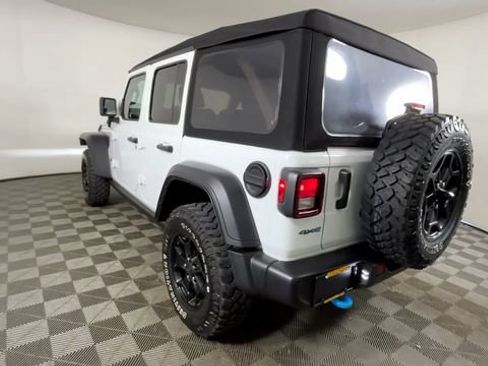 Used 2023 Jeep Wrangler Unlimited w/ Cold Weather Group AWD/4WD image 6