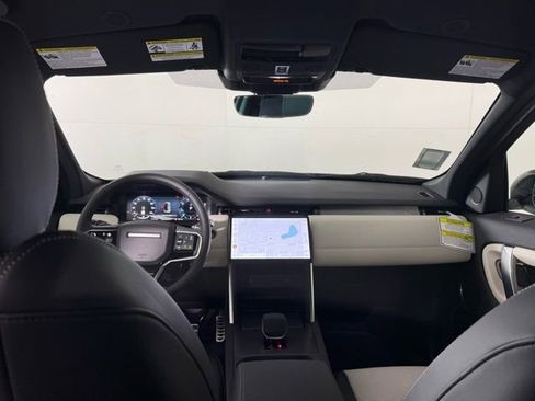 New 2026 Land Rover Discovery Sport Landmark image 27