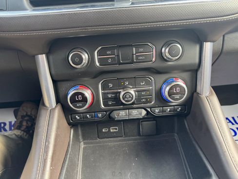 Used 2022 GMC Yukon SLT w/ SLT Premium Package RWD image 25