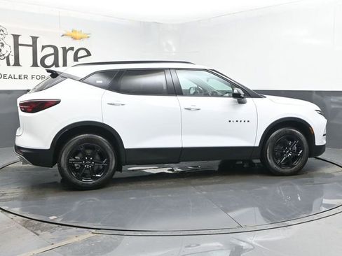 New 2025 Chevrolet Blazer LT w/ Midnight/Sport Edition AWD/4WD image 15