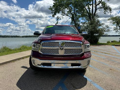 Used 2017 RAM 1500 Laramie AWD/4WD image 2