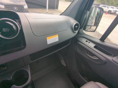 New 2025 Mercedes-Benz Sprinter 2500 image 4