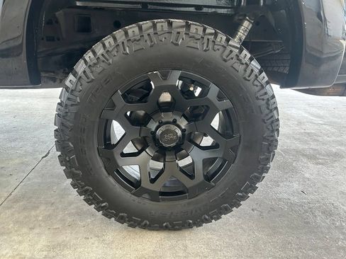 Used 2020 Ford F150 Lariat w/ Equipment Group 502A Luxury AWD/4WD image 22