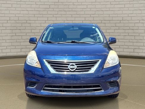 Used 2013 Nissan Versa SV FWD image 2